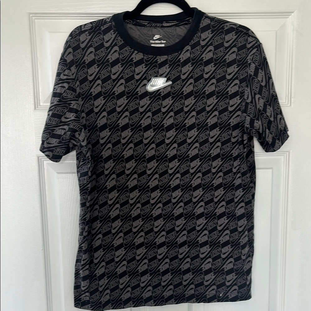 Nike Black and Gray T Shirt size S